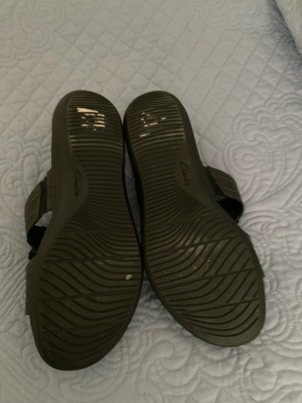 Clarks Black Floral Slide Sandals with Tan Footbed - Picture 4 of 6